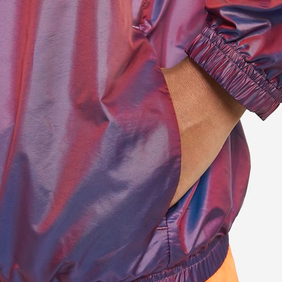 Women’s Nike Woven Pullover Jacket - Picture 5 of 6